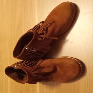 Kate Spade New York Suede Ankle Boots with Fringe (Deep Tan) in Size 8M